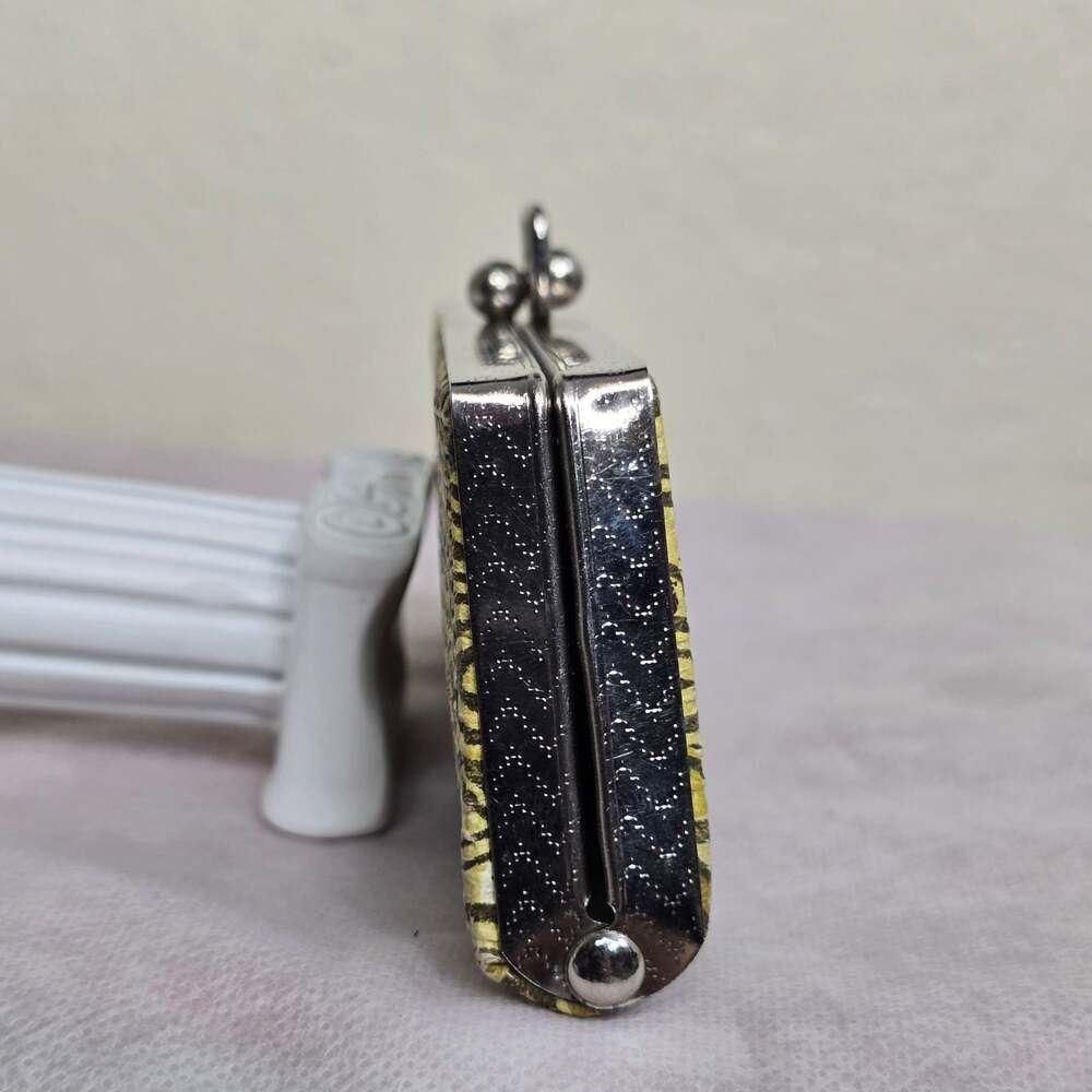 Vintage Mid-Century Hard Shell Case with Black and Yellow Floral Pattern - Picture 6 of 8